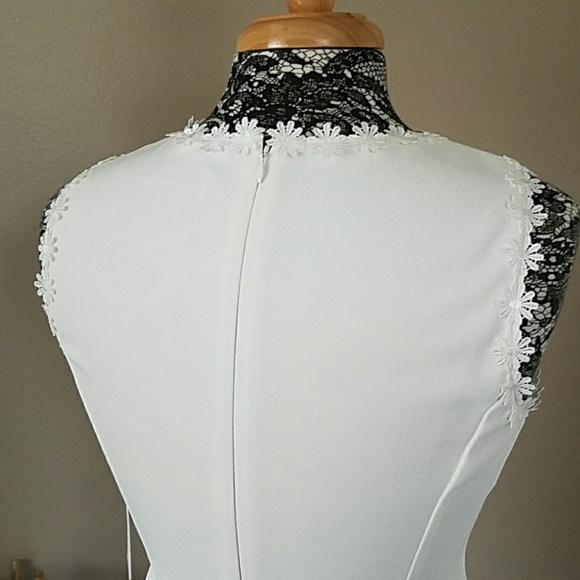 Calvin Klein white daisy dress, size 4 - Picture 4 of 4
